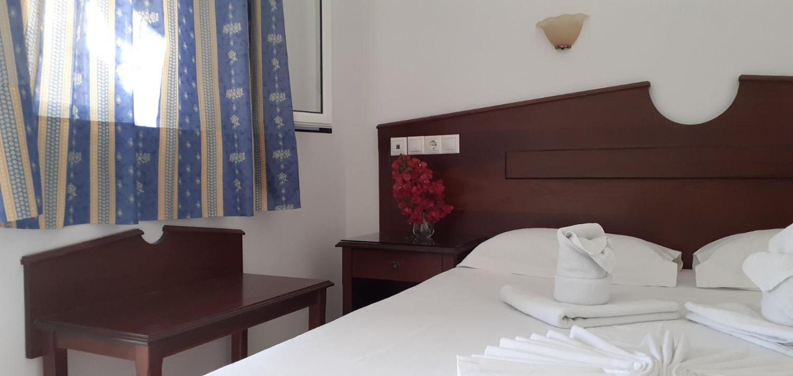 Elpis Rooms Милопотас Екстериор снимка