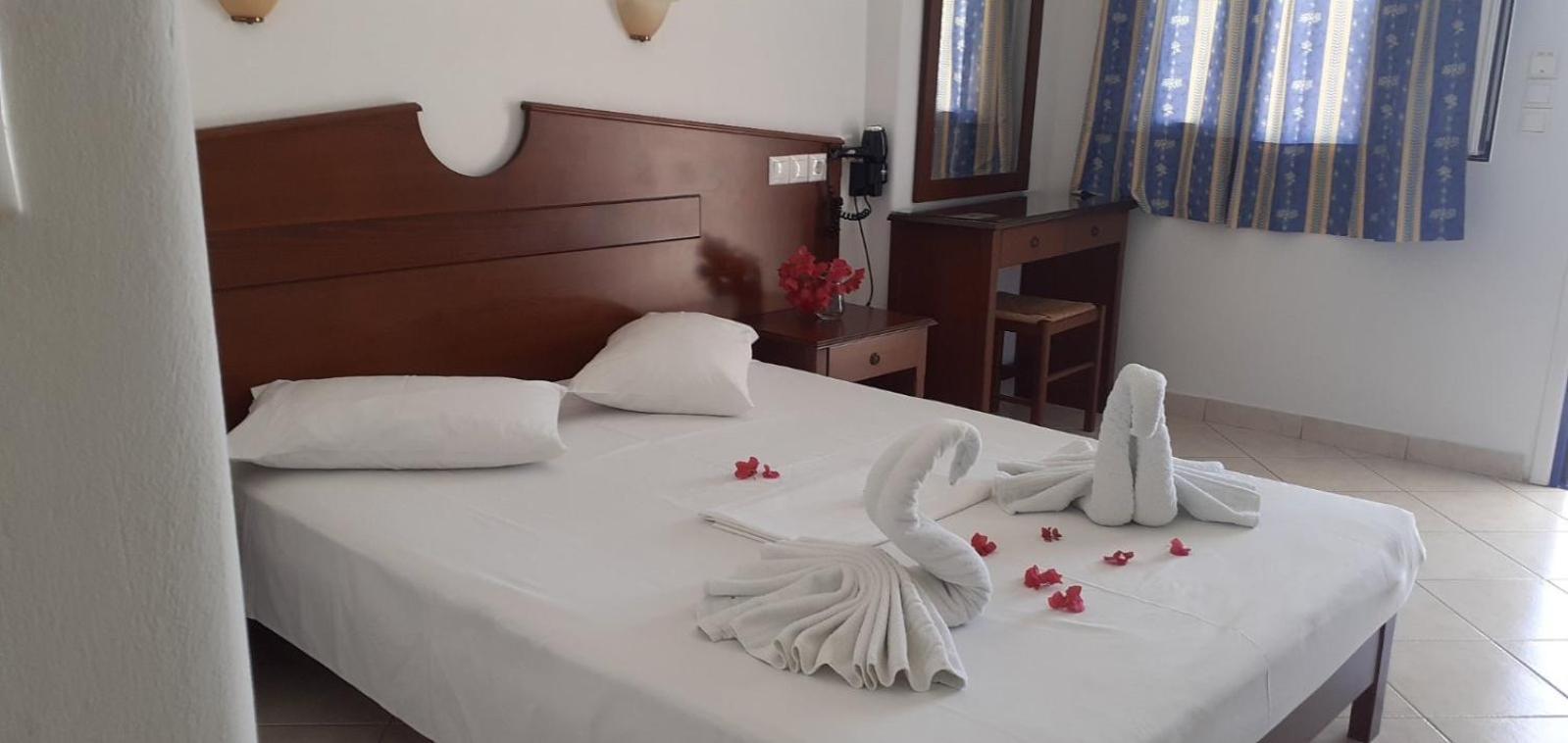 Elpis Rooms Милопотас Екстериор снимка